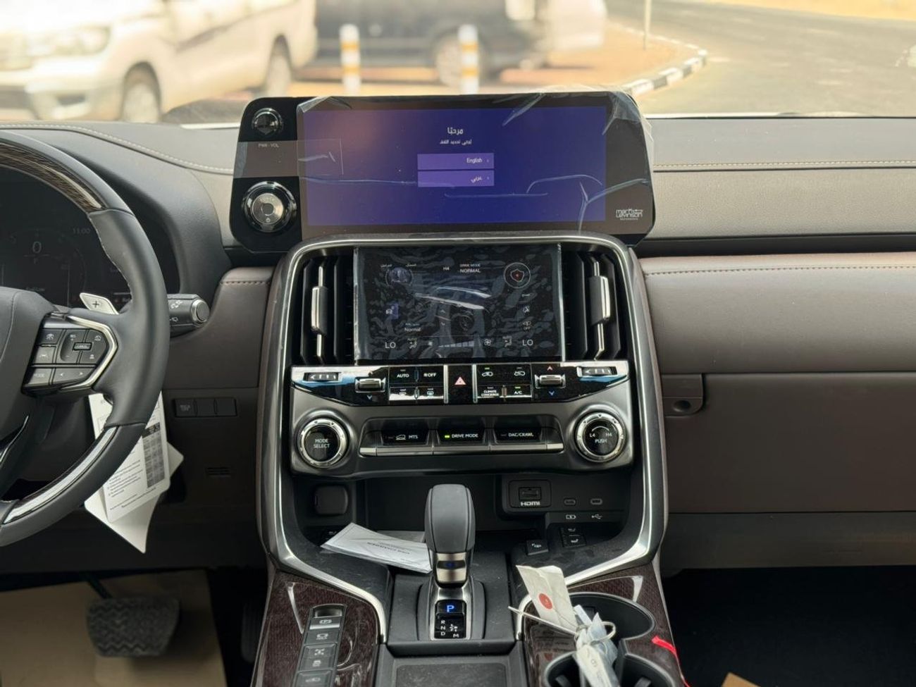 لكزس LX 700h SIGNATURE