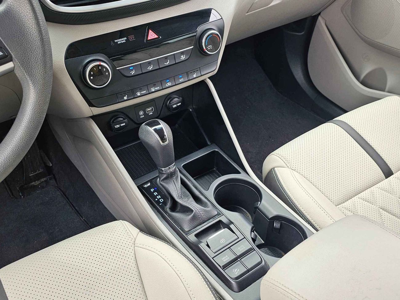 هيونداي توسون LIMITED // V4 // 700 AED MONTHLY //  LEATHER SEATS // PUSH START (LOT # 11312)