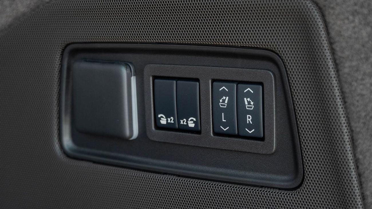 كاديلاك إسكالاد 2026 Cadillac Escalade Premium Luxury 6.2L V8 AT Petrol