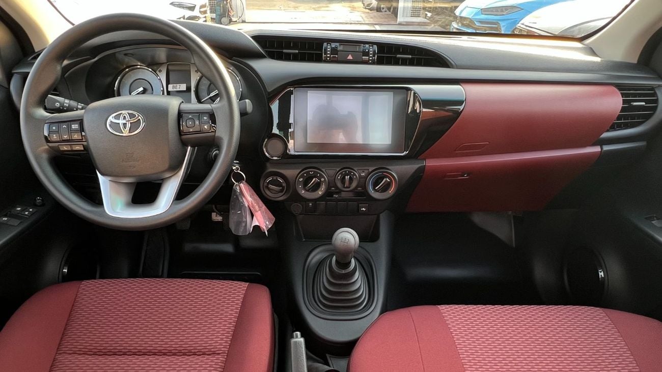 تويوتا هيلوكس GLX 2.7L Single Cab Utility 4WD M/T