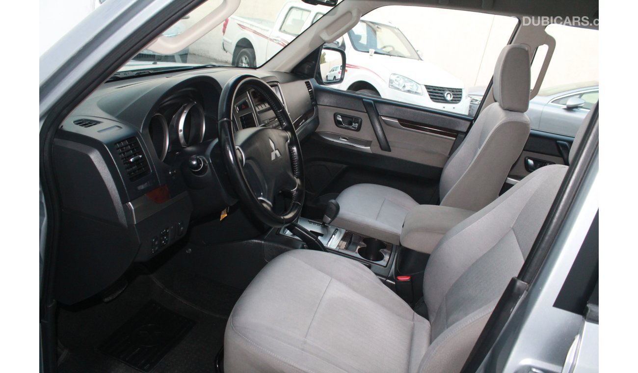 Mitsubishi Pajero 3.5L V6 GLS 2015 MODEL