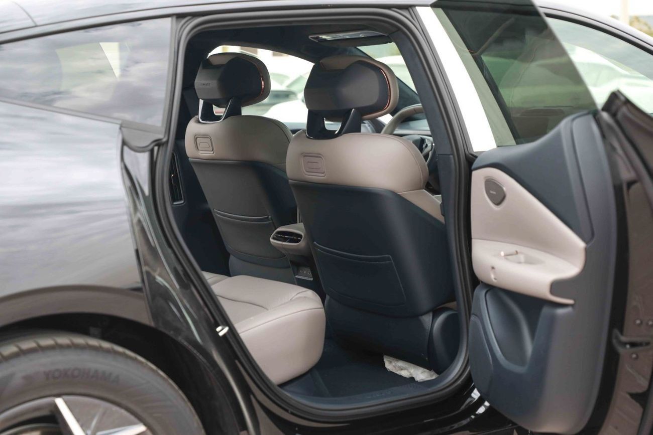 Lynk & Co Z10 2024 LYNK & CO Z10 MAX - GREY inside BROWN | Export Price