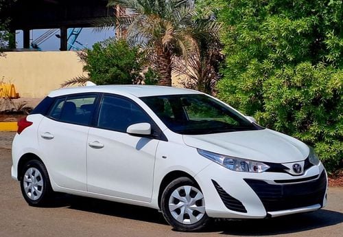 Toyota Yaris Mid 1.3L hatchback TOYOTA YARIS HATCHBACK 2018 1.3L GCC (468/-MONTHLY) FOR 4 YEARS LOAN .