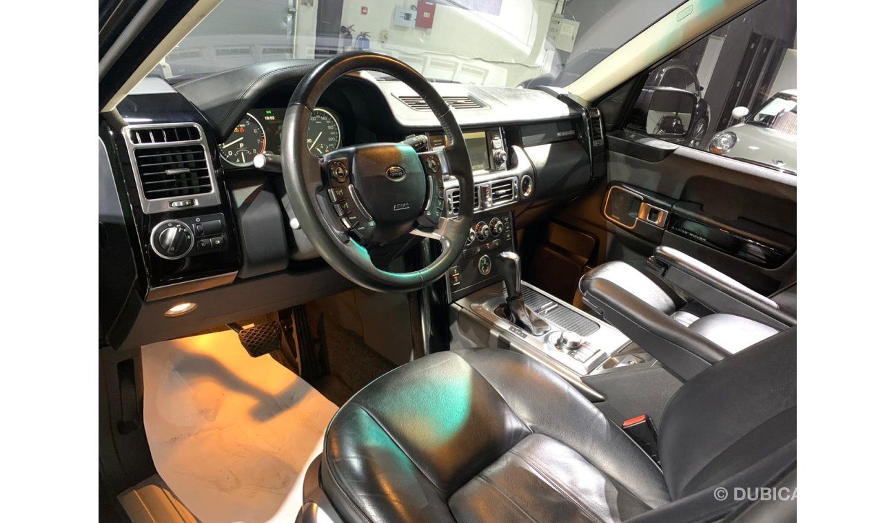 Land Rover Range Rover 2012 Range Rover Vogue HSE, Full Service History, GCC