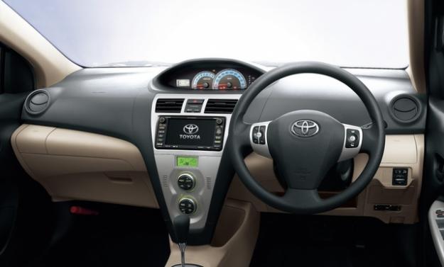 Toyota Belta interior - Cockpit