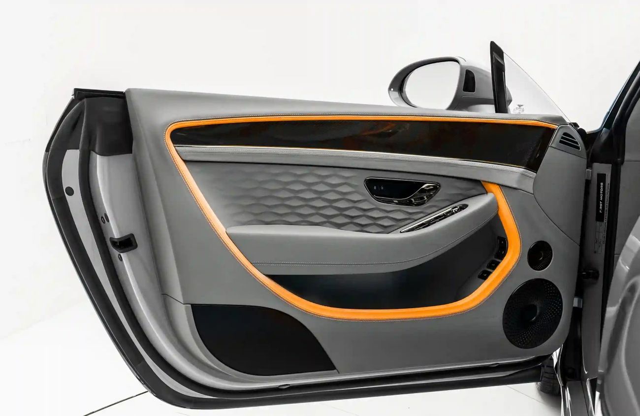 بنتلي كونتيننتال 4.4L V-8 Twin-Turbocharged Engine