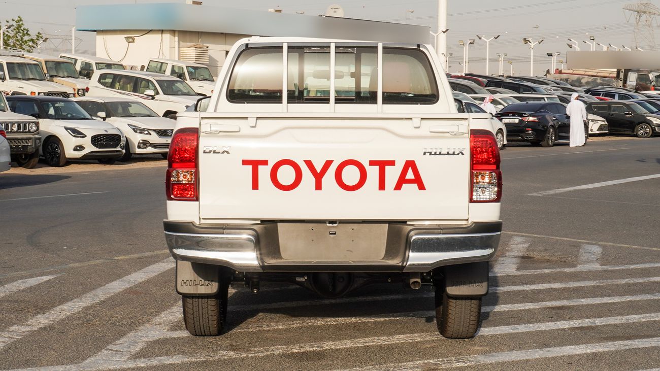 Toyota Hilux DLX 2.7L 4WD  A/T