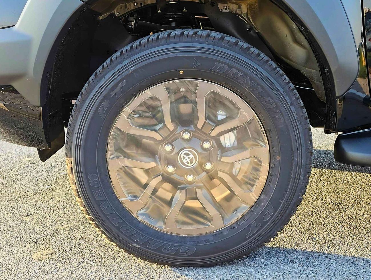 تويوتا هيلوكس ADVENTURE, 4.0L PETROL, A/T, 360* CAMERA, "18" A/WHEELS WITH ROLL BAR  (CODE #  HPV6AF)