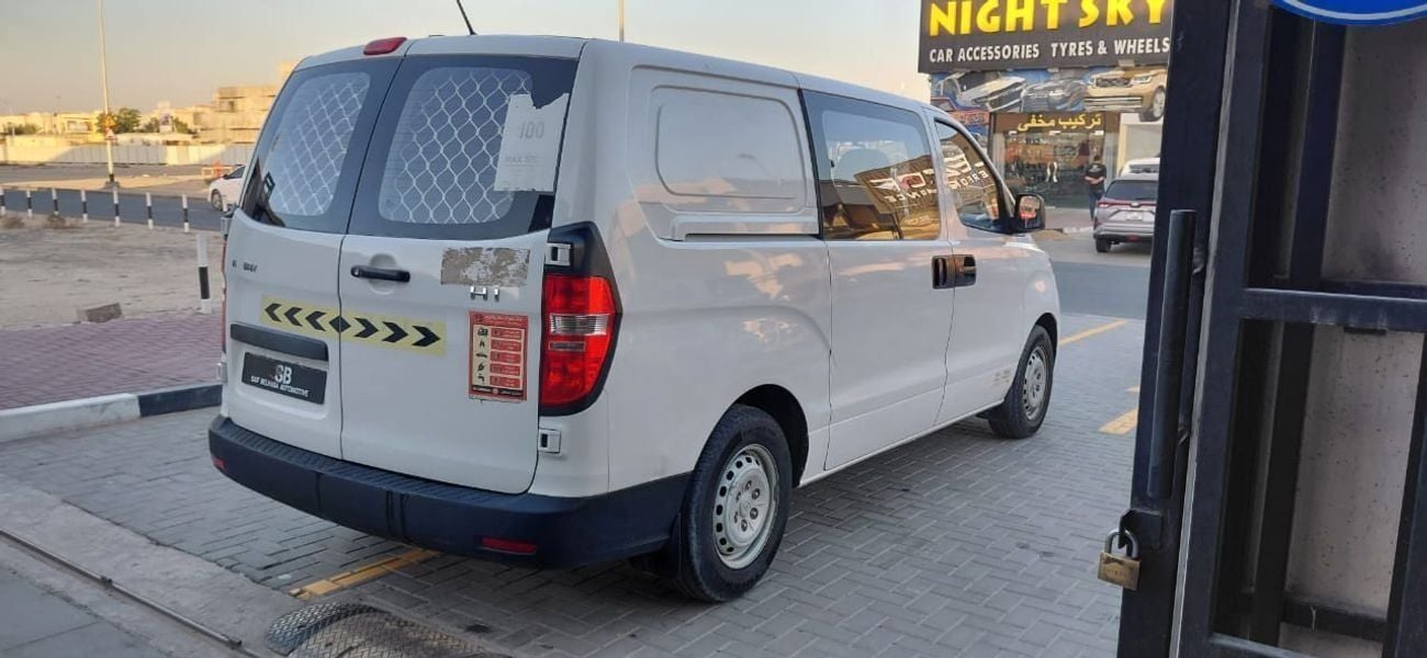 Hyundai H-1 6-seater delivery van