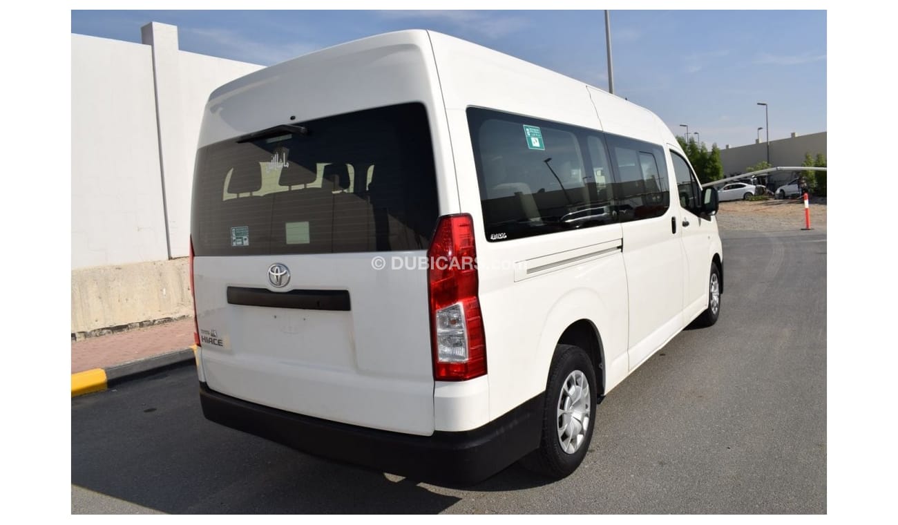 Toyota Hiace Commuter GL High Roof Toyota Hiace Highroof 3.5L 13 Seater Bus A/T , Model:2021. Only done 57000 km