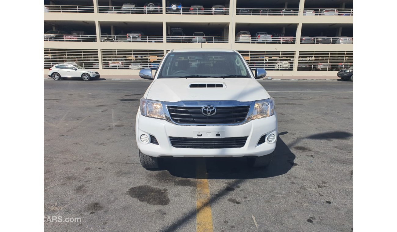 تويوتا هيلوكس DIESEL 3.0 Litter Right Hand Drive Good Condition