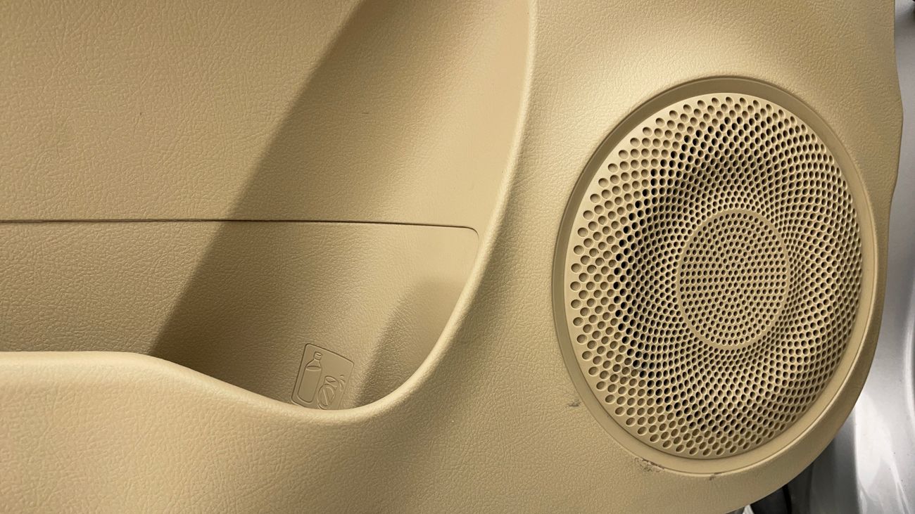 تويوتا يارس SE 1.5 | بدون دفعة مقدمة | اختبار قيادة مجاني للمنزل