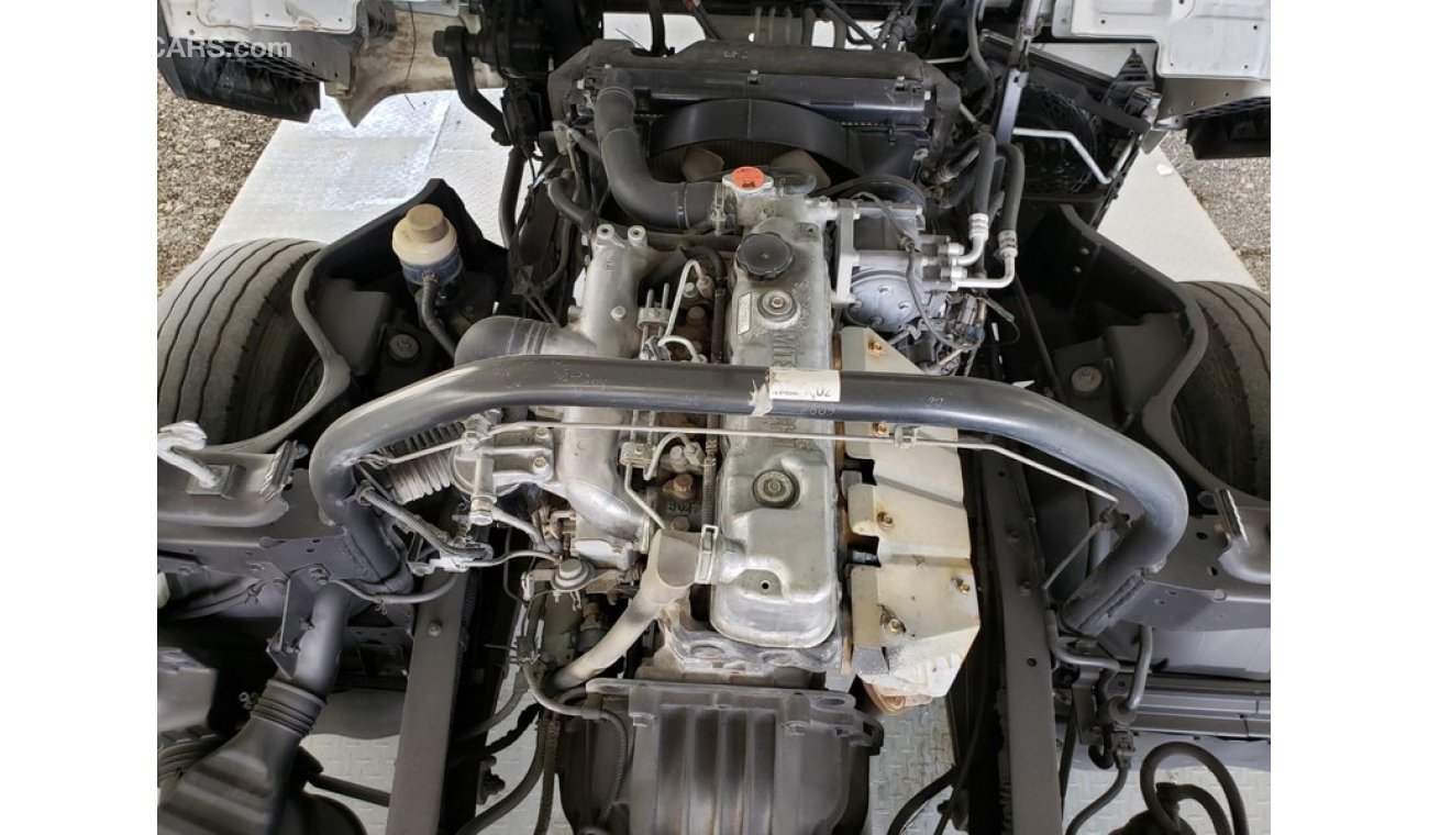 ميتسوبيشي كانتر 4.5L Diesel, 4 Ton, 16" Tyre, 5 Speed Manual Transmission, Reverse Warning Buzzer (LOT # 2014)