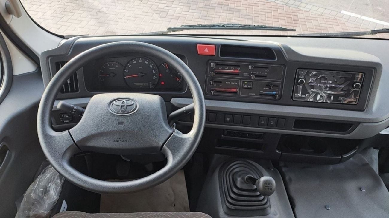 Toyota Coaster Toyota/COASTER D 4.2L/N0O82 4.2L O82 23 Seats MT with AC