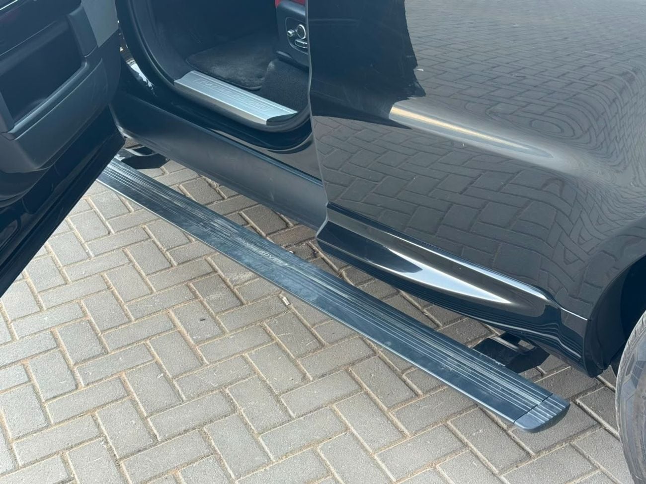 Land Rover Range Rover Sport AUTOBIOGRAPHY DYNAMIC V8 5.0L SUPERCHARGE / BIG SCREEN / PREMIUM SOUND SYSTEM / HEAD UP DISPLAY / 36