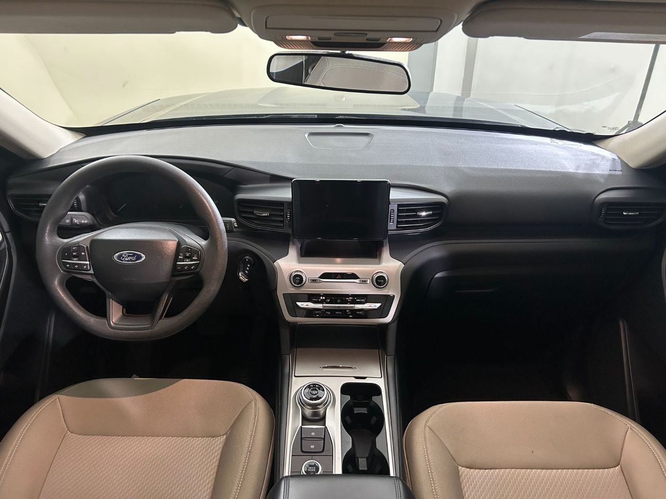 Ford Explorer Base 100A 3.3L 4WD E3023 / FREE INSURANCE + REGISTRATION / AL TAYER MOTORS AL QOUZ SHOWROOM