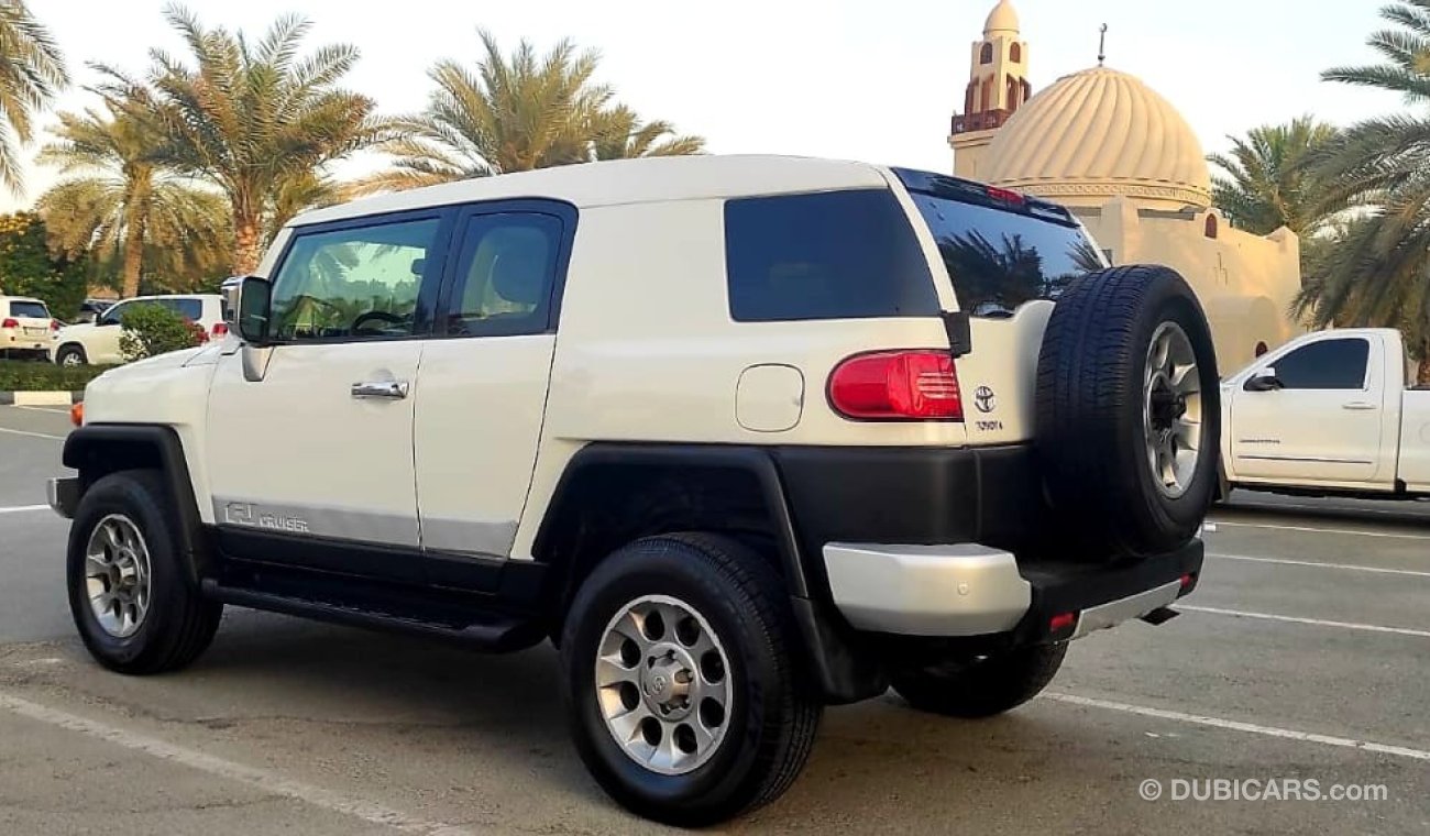 Toyota FJ Cruiser TOYOTA FJ CRUISER