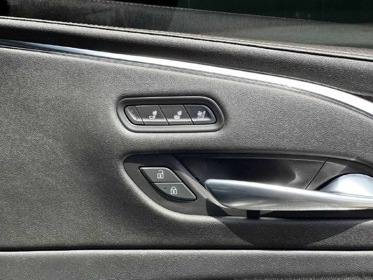 Cadillac Escalade Luxury 6.2L LUXURY PLATINUM 6.2L V8 PTR A/T // 2022 // FULL OPTION WITH RADAR , 360 CAMERA , HEADUP