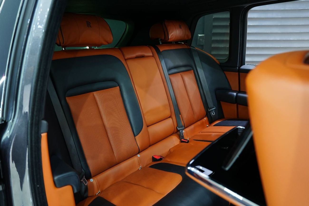 رولز رويس كولينان Rear Entertainment, Bespoke Audio, Panoramic Roof, GCC Spec!!