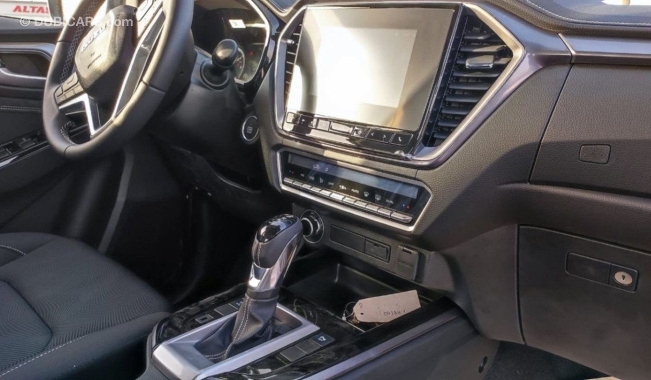 Isuzu DMax RG Crew 3.0L Diesel, pick up, 2023, 4x4, 4 doors, white color.