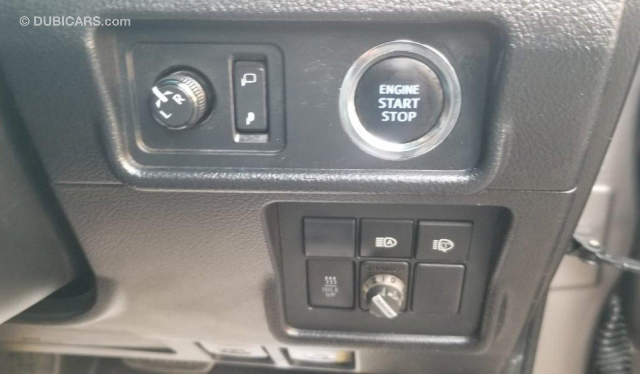 تويوتا برادو 2018 VXL 4x4 Diesel 2.8Cc Sunroof, Electric & Leather Seats, Premium Condition, 7 Seater