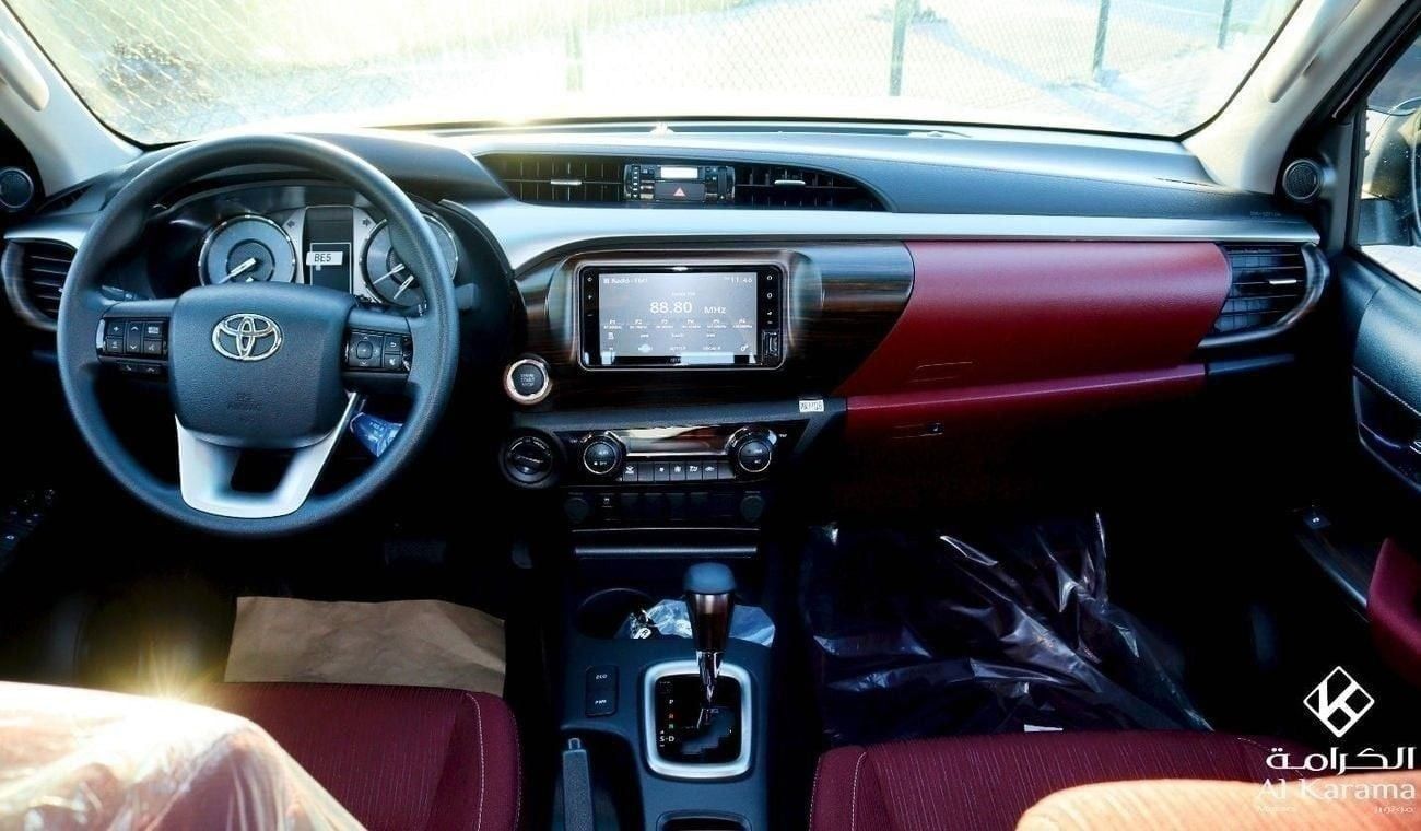 Toyota Hilux 2.7L | SR5 | PUSH START | BSM | Bedliner | WOODEN INTERIOR | GCC Specs
