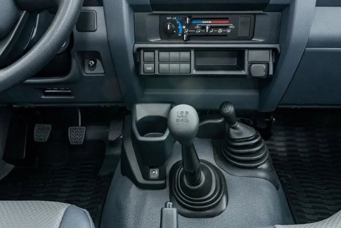 Toyota Land Cruiser Pick Up Toyota LC 79 4.2l Diesel DC - M/T - Fog Lamp - Snorkel