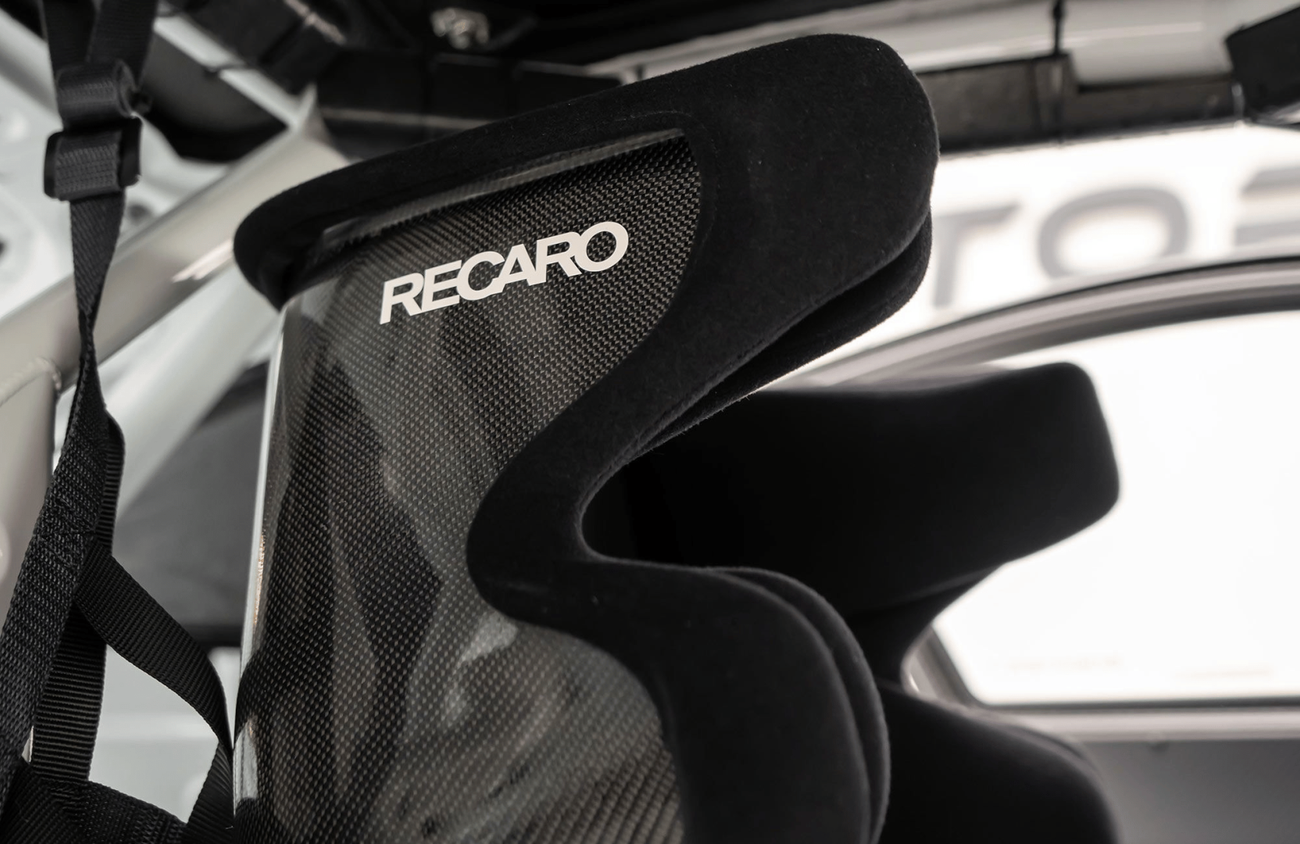 بورش 911 3.8L F-6 Twin-Turbocharged Engine