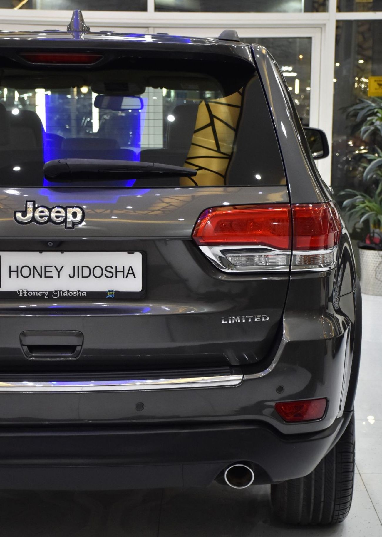 جيب جراند شيروكي EXCELLENT DEAL for our Jeep Grand Cherokee Limited 4WD ( 2015 Model ) in Grey Color GCC Specs