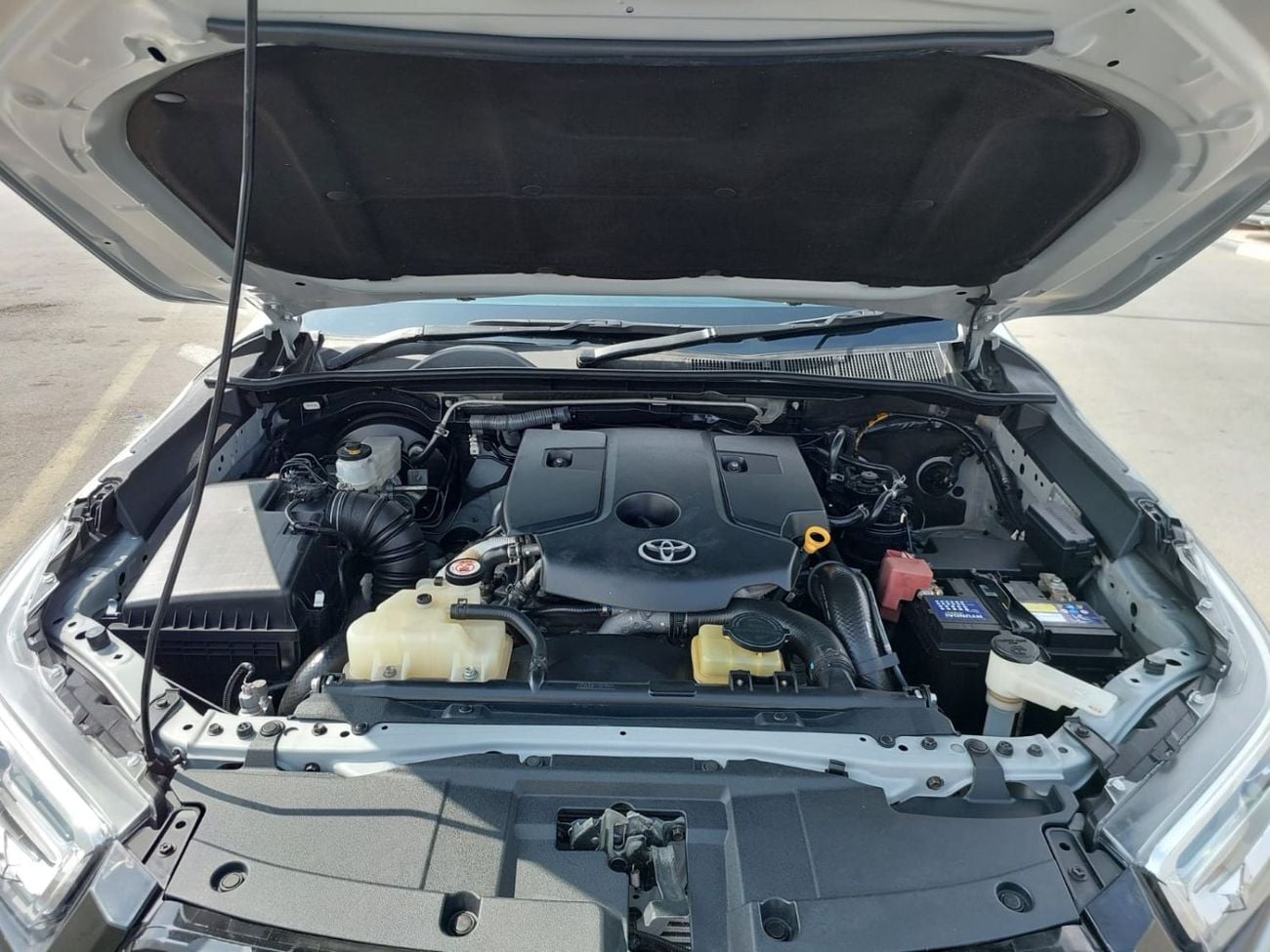 Toyota Hilux (RAMADAN OFFER) TOYOTA HILUX PICKUP RHD 2019 MODEL 2.8 L DIESEL AUTOMATIC(PM37586)