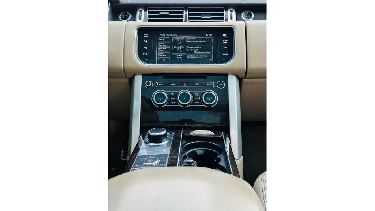 Land Rover Range Rover RANGE ROVER VOUGE SE 5.0 V8 | GCC | BLACK MATE PPF | WELL MAINTAINED