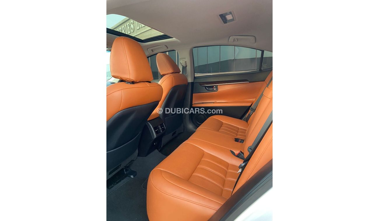 لكزس ES 350 بلاتينوم لكزس اي اس 350 موديل : 2018 الممشي : 50,000 كم  المطلوب 85,000 درهم  وارد امريكا ، فل اوبشن