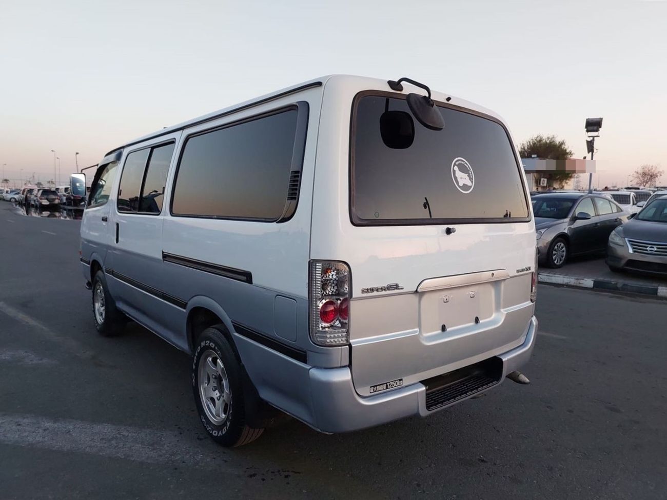 Toyota Hiace TOYOTA HIACE VAN RIGHT HAND DRIVE(PM02151)