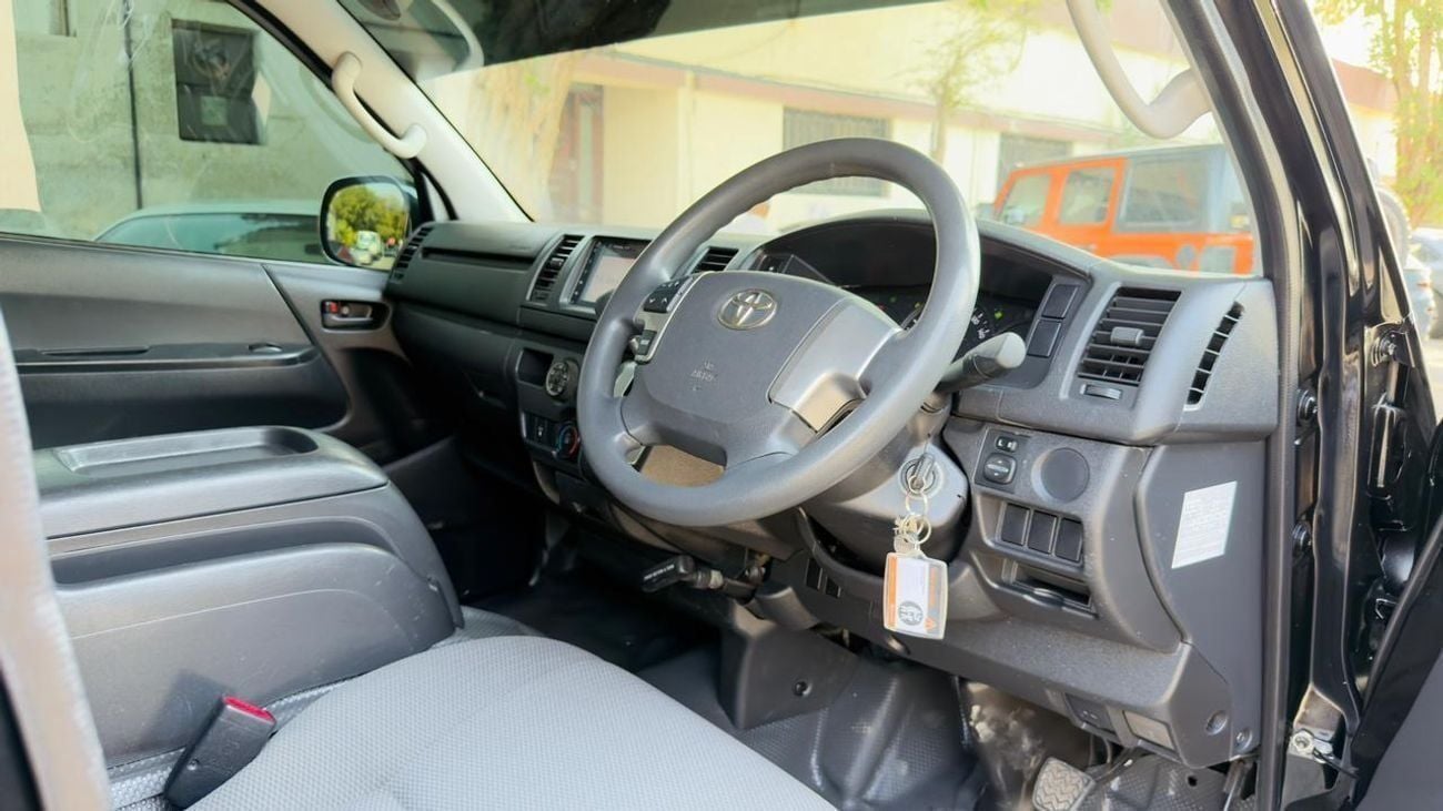 Toyota Hiace 2017 | 2.7L PETROL | AUTOMATIC TRANSMISSION | RIGHT-HAND-DRIVE | 10 SEATERS | DIGITAL REAR VIEW MIRR
