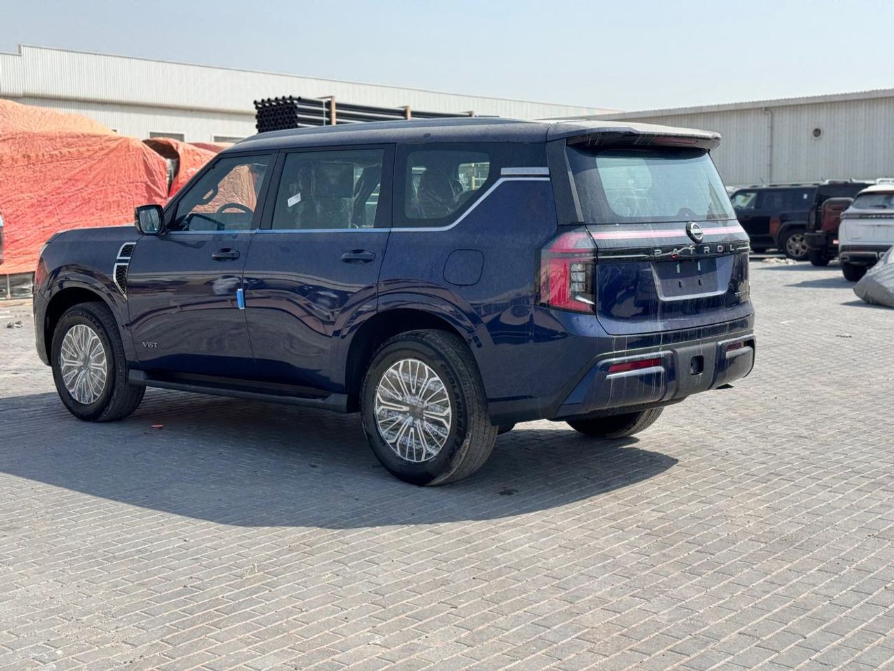 Nissan Patrol NISSAN PATROL LE TITANIUM PLUS 2026 Blue / Burgundy