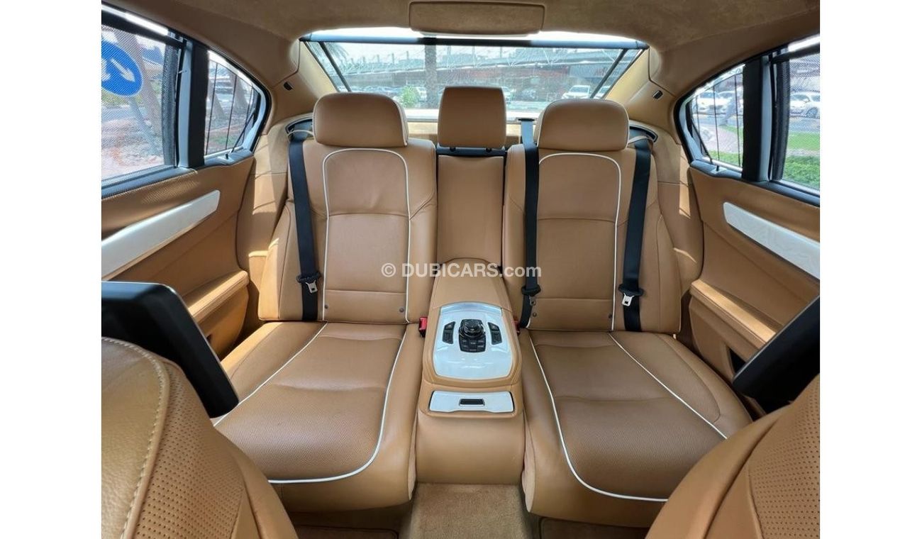 BMW 750Li UAE Edition BMW 750LI 2014 GCC INDIVIDUAL TOP RANGE SERVICE HISTORY IN PERFECT CONDITION