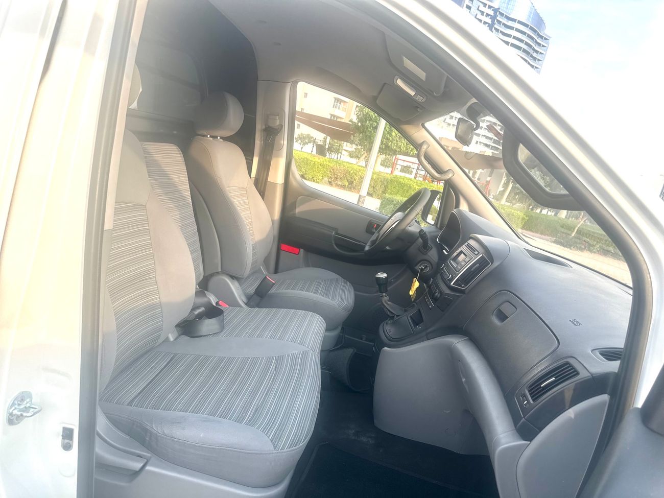 هيونداي H1 ستاريكس 2.4