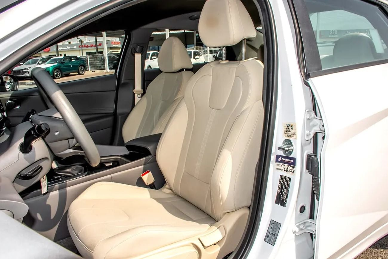 Hyundai Elantra SMART – GCC SPECS – ONLY 52,000 KM – FULL SERVICE HISTORY