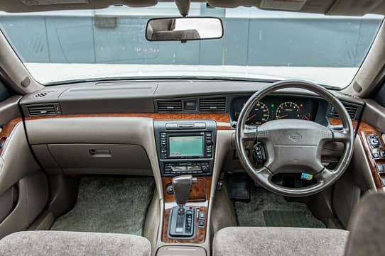 Nissan Laurel interior - Cockpit
