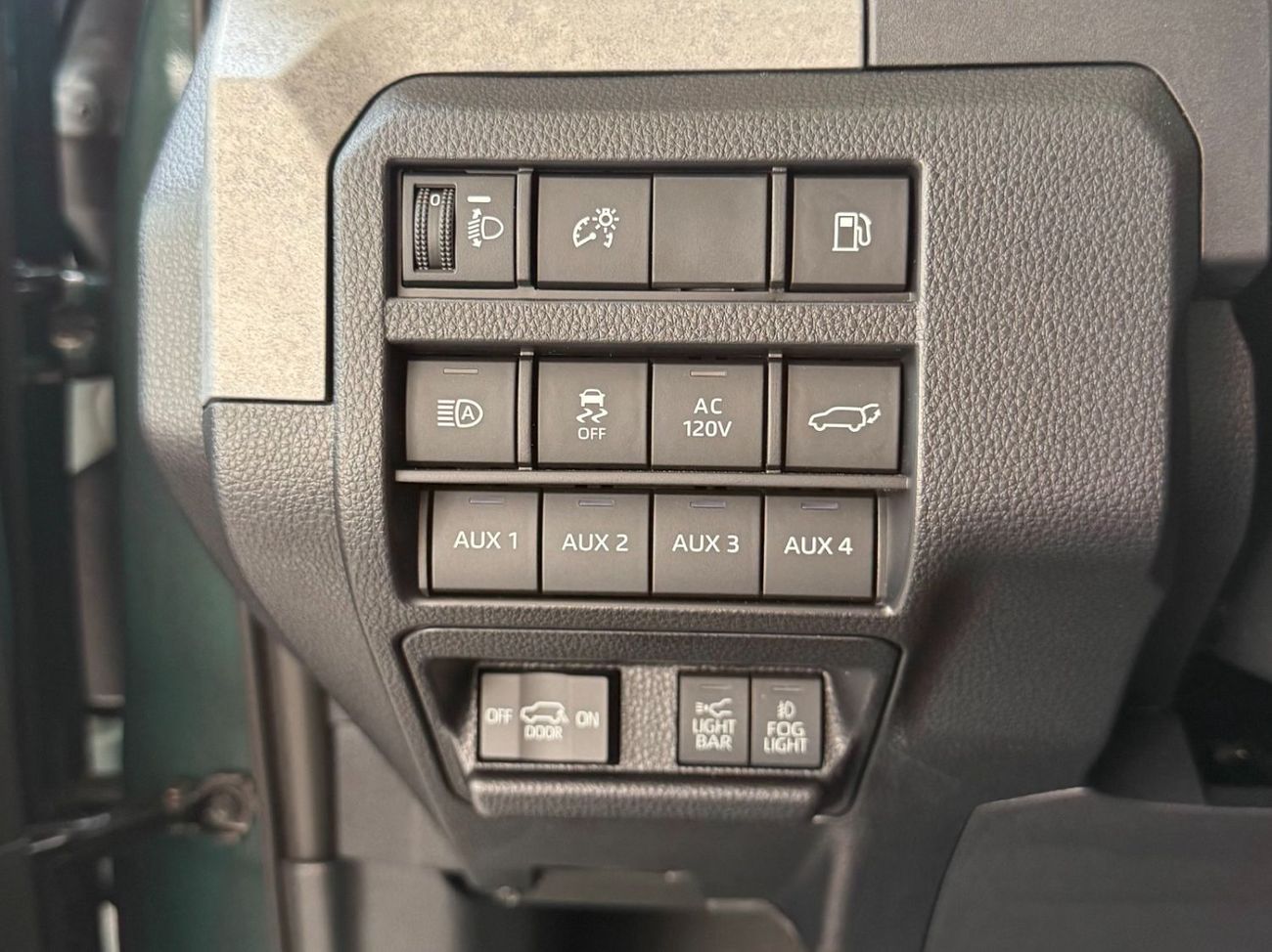 تويوتا Runner4 TRAILHUNTER 2.4 IFORCE-MAX HYBRID