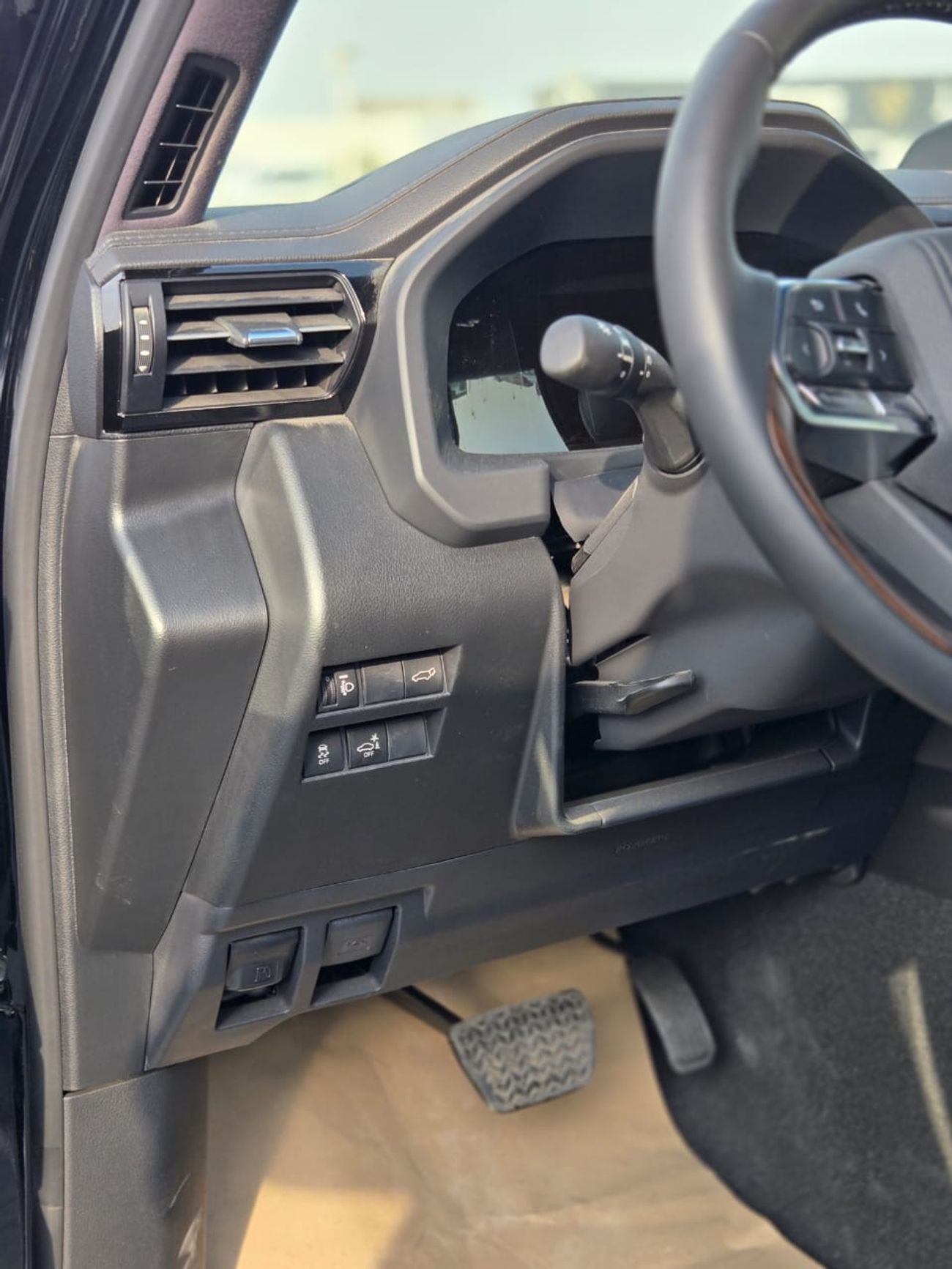 Toyota Land Cruiser PETROL A/T 7 SEATER