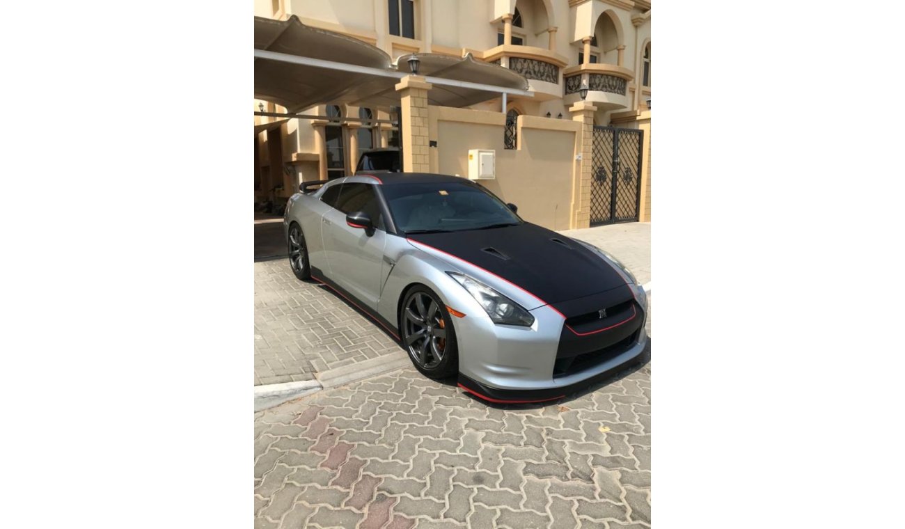 Nissan GT-R