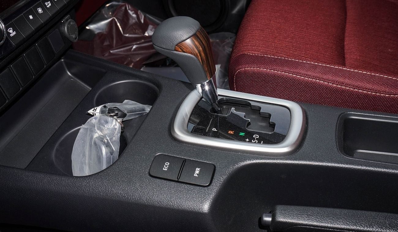 Toyota Hilux SR5  2.7L 4WD A/T