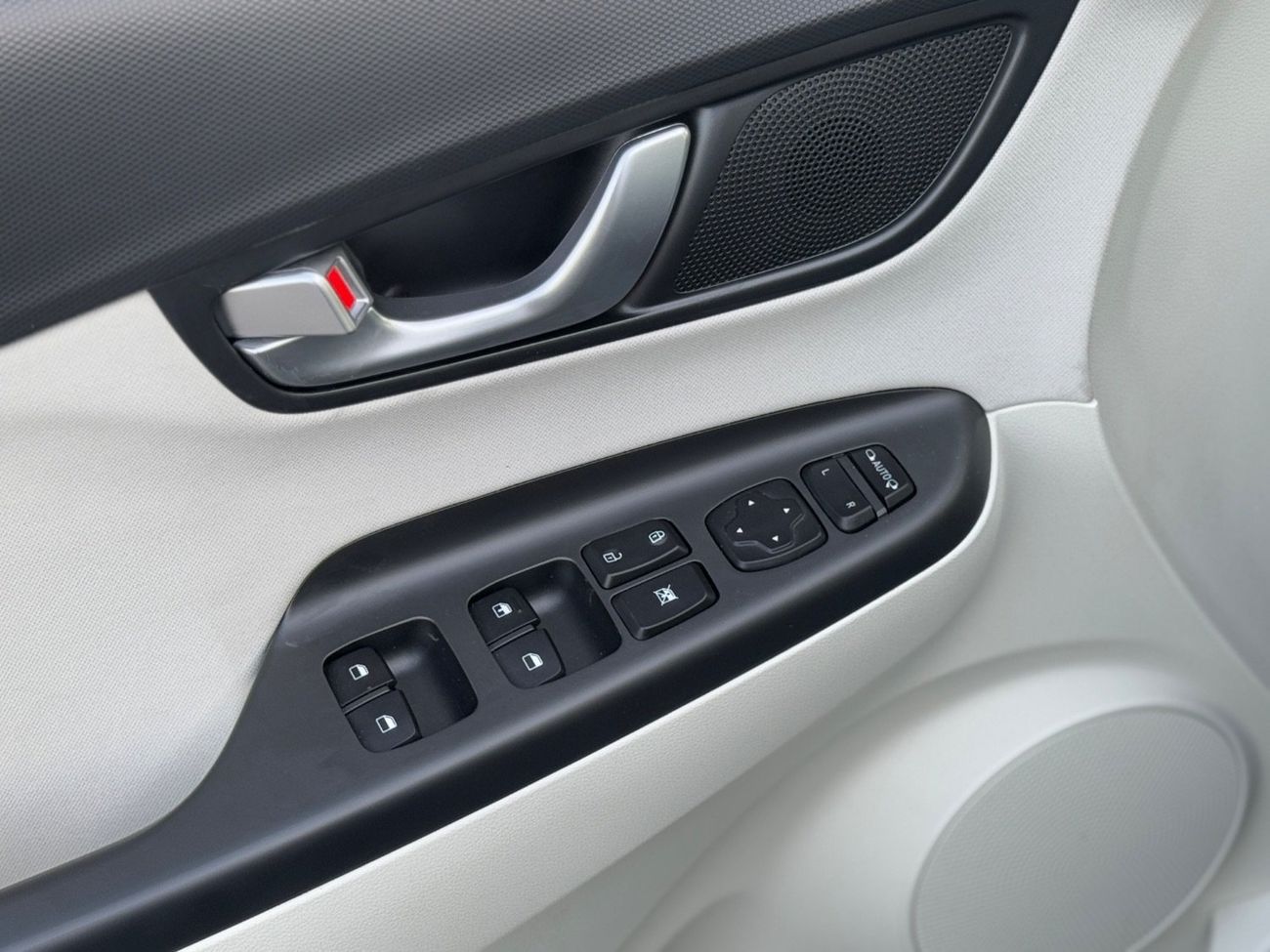 Hyundai Kona Smartstream 2.0L Hyundai Kona Full Option/ GCC / Free Accident/ 2022 / Under Warranty