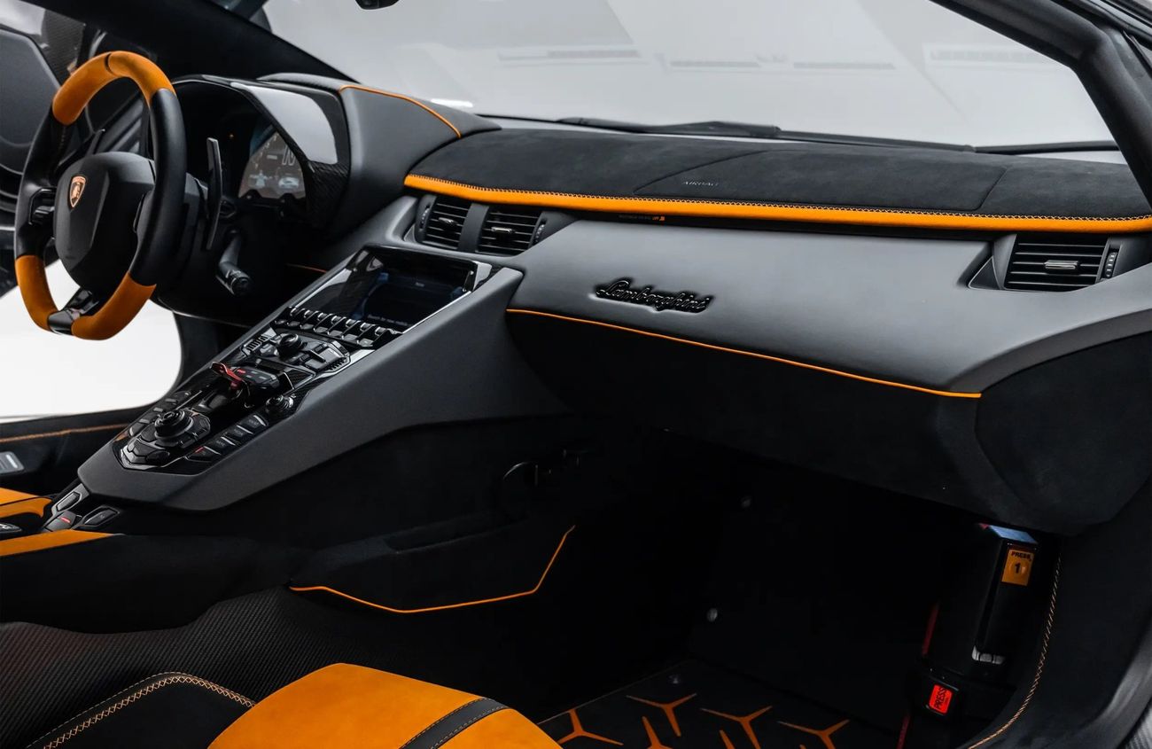 لامبورغيني أفينتادور 6.5L 12 Cylinder Naturally Aspirated Engine