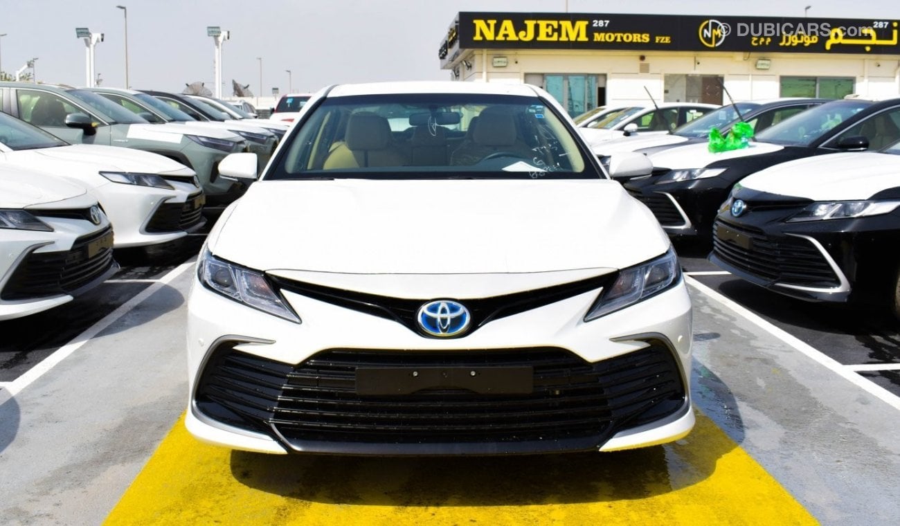 Toyota Camry LE Hybrid 2.5 L