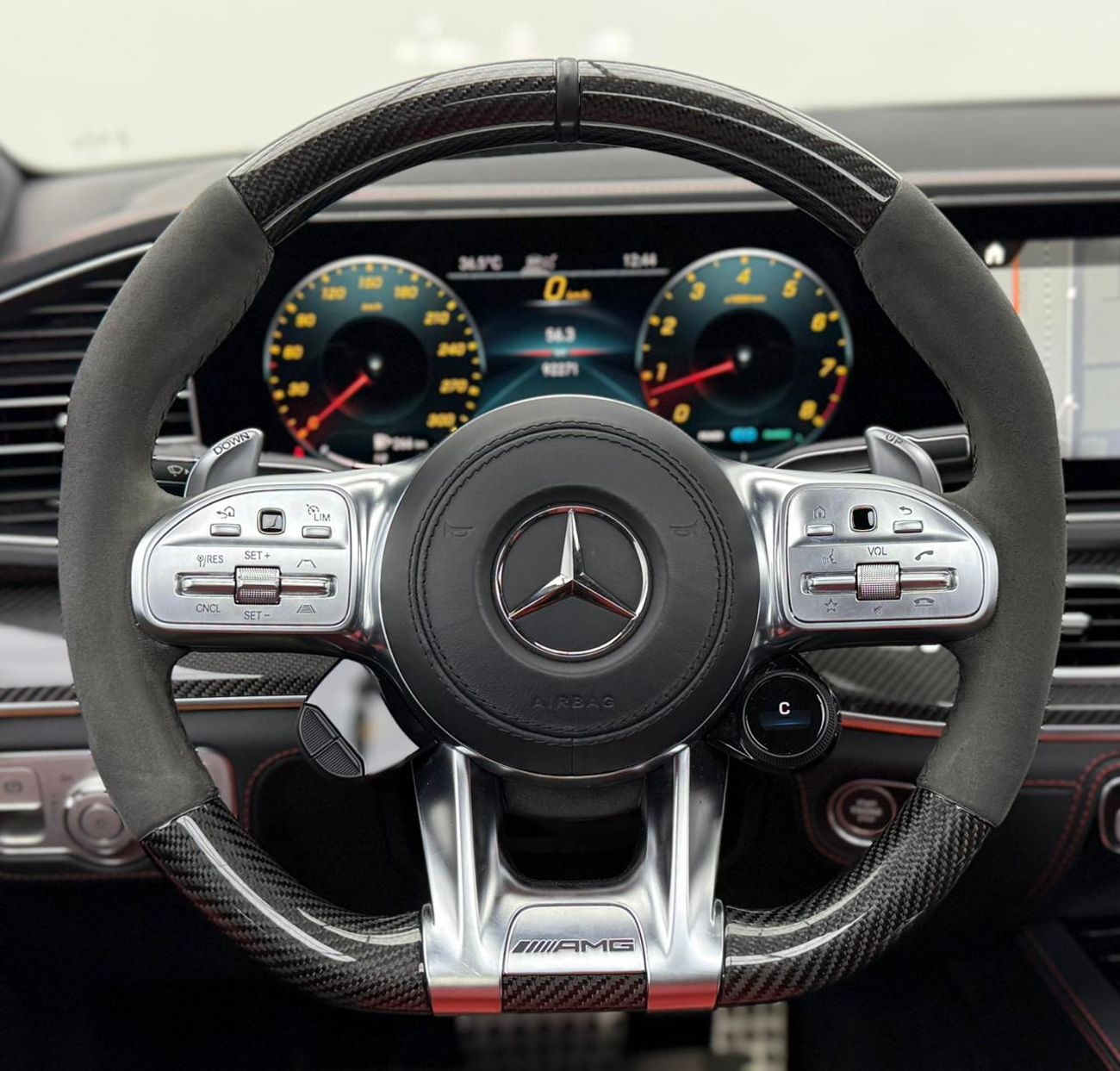 مرسيدس بنز GLE 63 S AMG كوبيه 2021 Mercedes Benz GLE 63 S AMG Coupe, Warranty, Carbon Fiber Interior, Excellent Condition, GCC