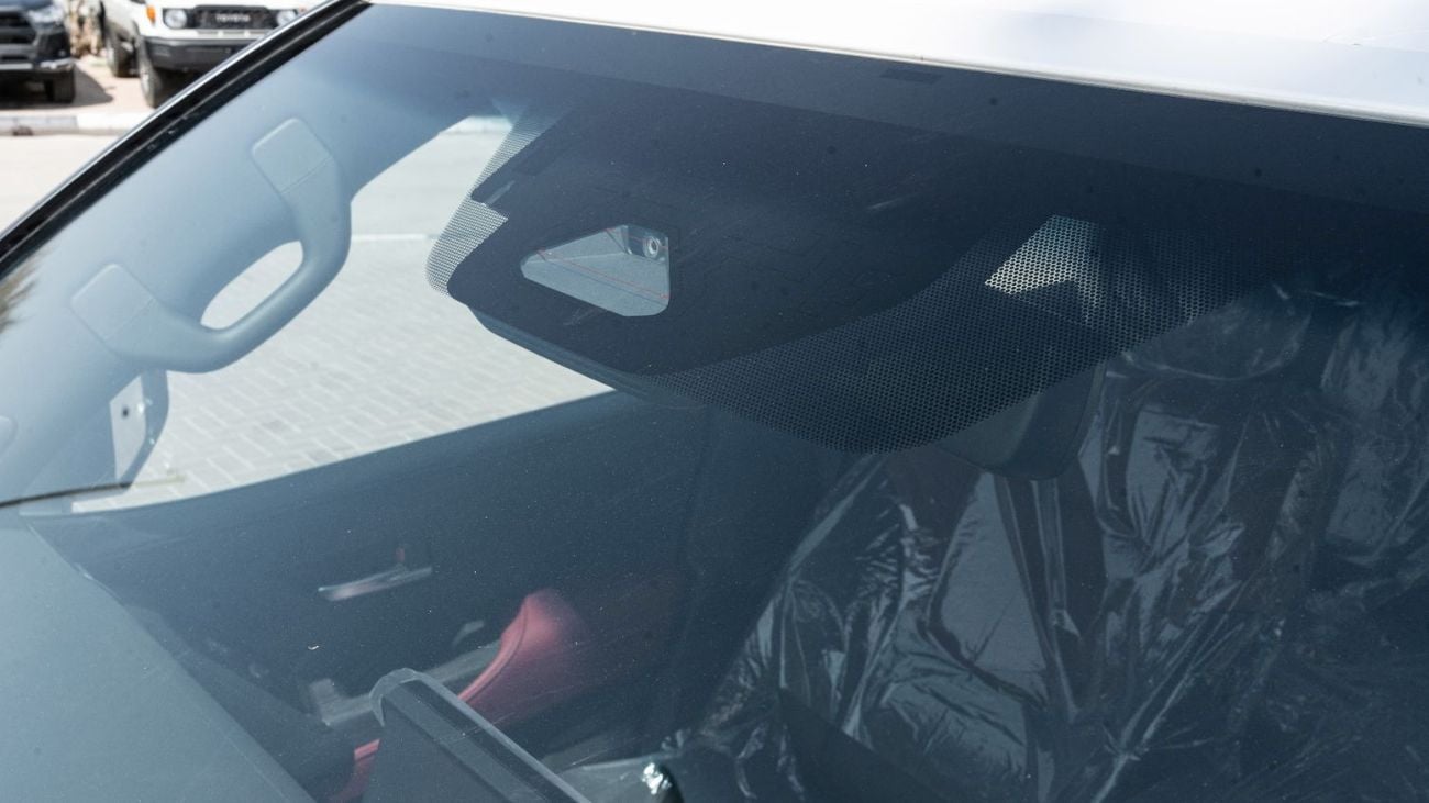 Toyota Land Cruiser 2026 Toyota Land Cruiser VXR 3.5L AT Petrol (White-Red)