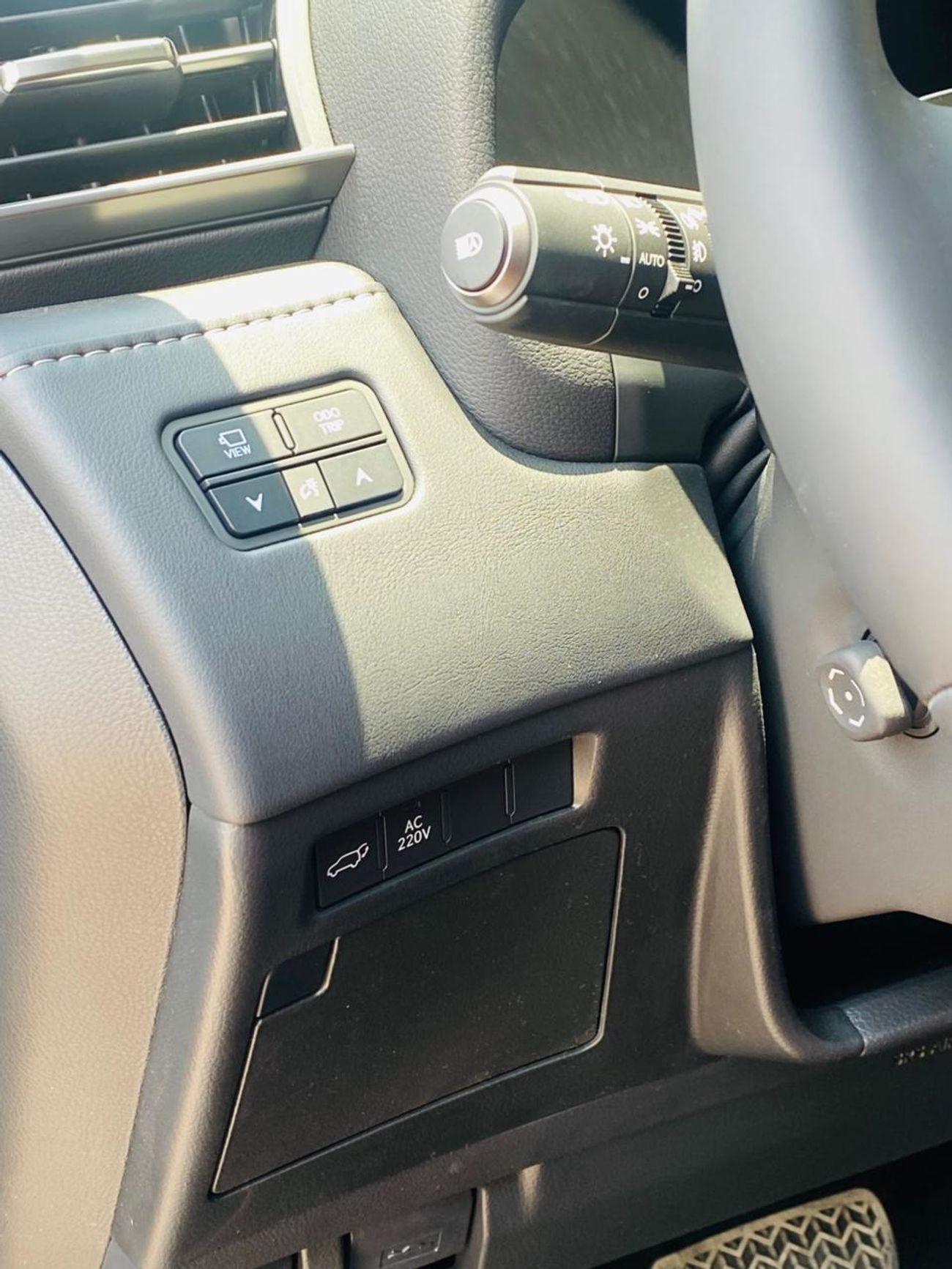 لكزس LX 700h Signature