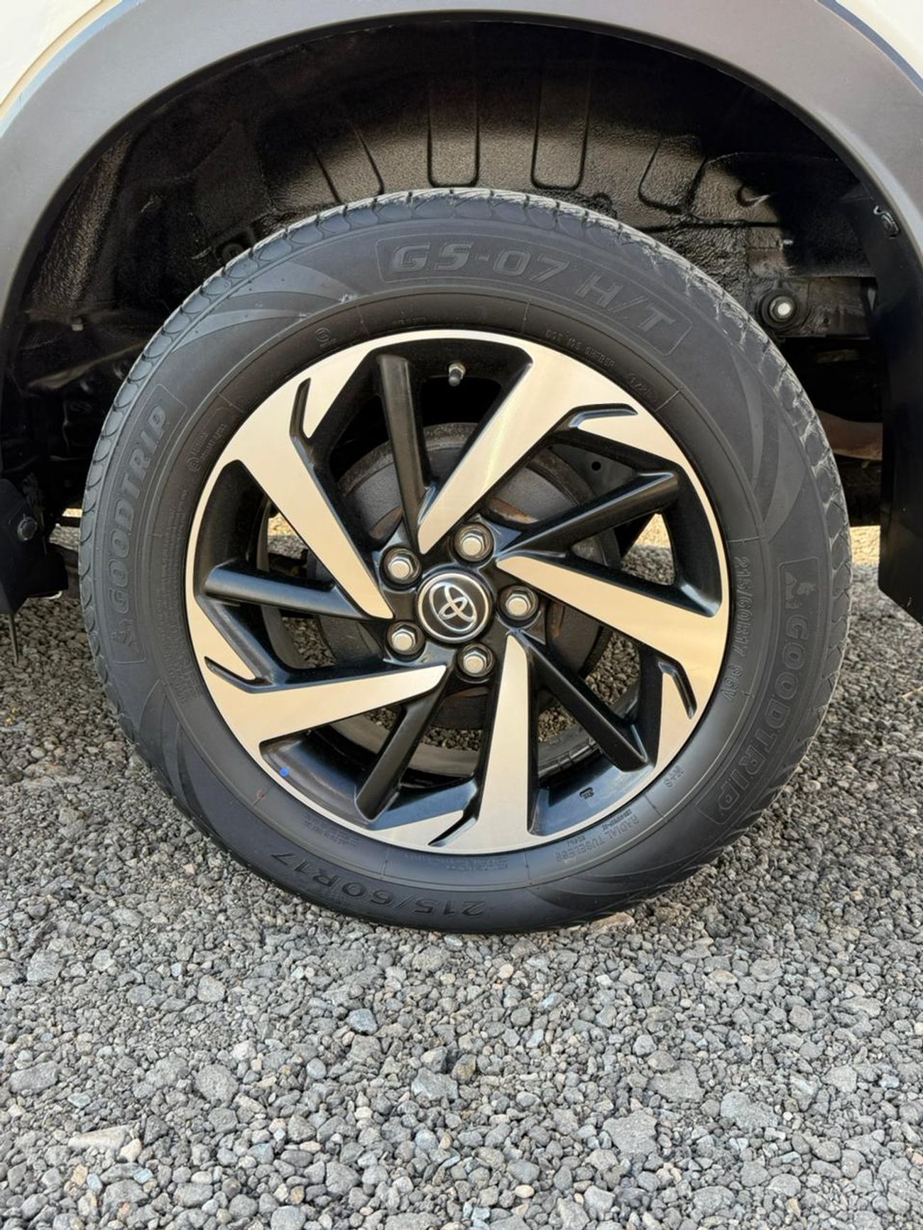 Toyota Rush 1.5L EX 7 SEATS GCC SPEC